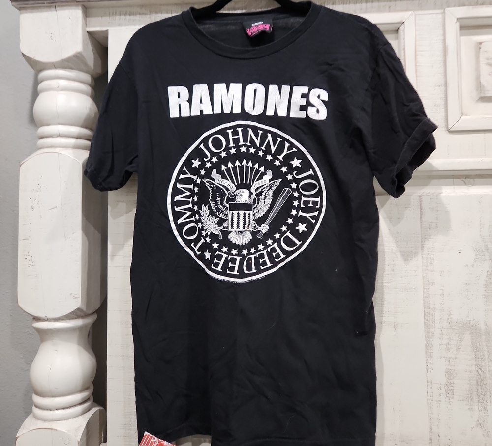 Ramones Black Graphic Short Sleeve Tee